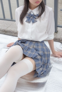 森萝财团 R15-039 百褶裙白si美足 [88P-774MB]