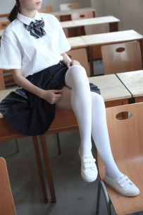 森萝财团 BETA-022 教室里的JK白si美女 [66P-638MB]